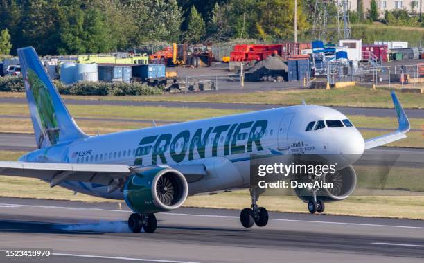 frontier airlines airbus a320. - a320 turbine engine stock pictures, royalty-free photos & images