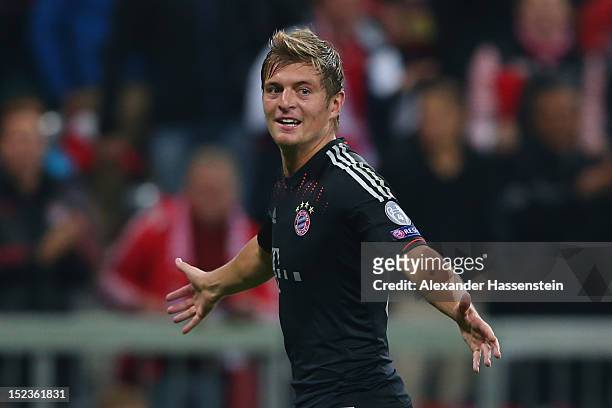 Toni Kroos of Muenchen celebrates scoring the 2nd team goal during the UEFA Champions League group F match between FC Bayern Muenchen and Valencia CF...