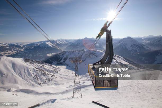 gondola ski lift over the mountains - zillertal stock pictures, royalty-free photos & images