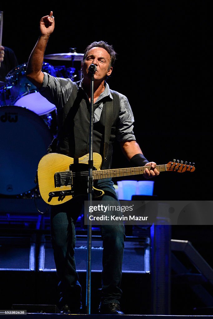 Bruce Springsteen "Wrecking Ball" Tour - East Rutherford