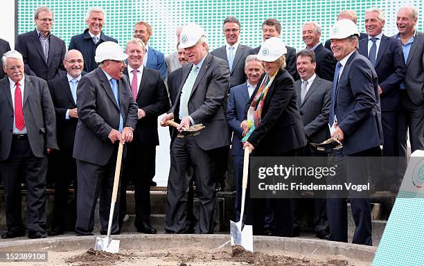 Uwe Seeler, Ullrich Sierau, mayor of Dortmund, Hannelore Kraft, German Social Democrats and Governor of the German state of North Rhine-Westphalia...