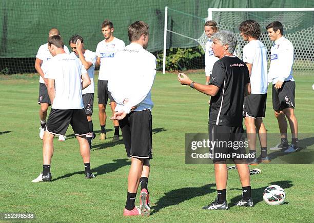 Citta di Palermo head coach Gian Piero Gasperini speaks to players during a US Citta di Palermo Training Session at Coccaglio stadium on September...