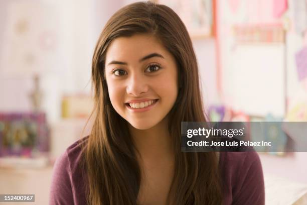 smiling mixed race girl - 14歳から15歳 ストックフォトと画像