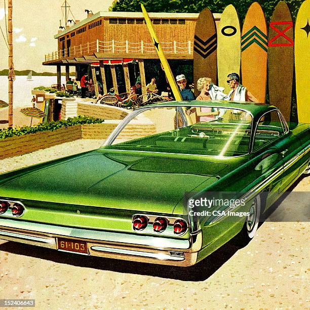 paar am strand vor green vintage car - surfbrett stock-grafiken, -clipart, -cartoons und -symbole