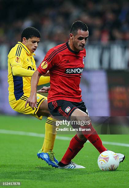 Taison of Kha during the UEFA Europa League group Kharkiv challenges Renato Augusto of Leverkusen match between Bayer Leverkusen and FC Metalist...