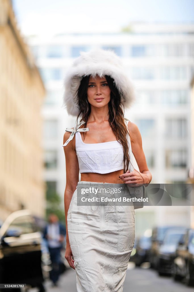 Street Style - Paris Fashion Week - Haute Couture Fall/Winter 2023/2024 - Day Four