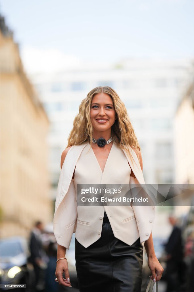 Street Style - Paris Fashion Week - Haute Couture Fall/Winter 2023/2024 - Day Four