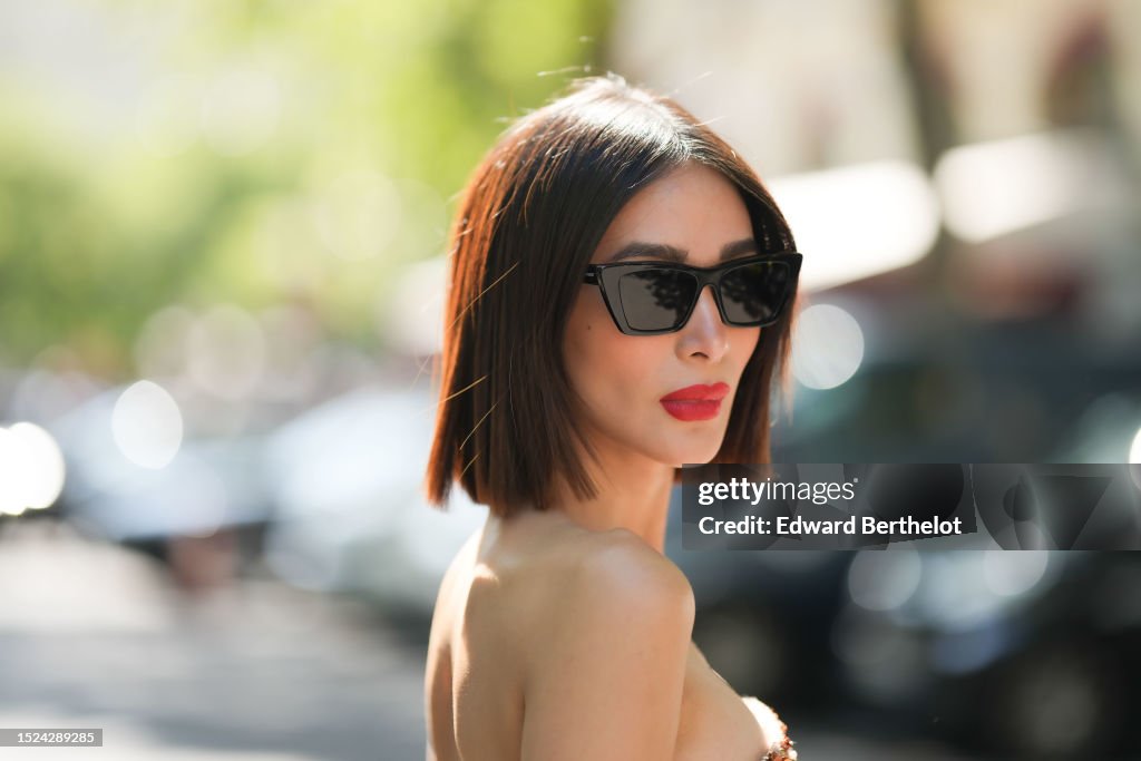 Street Style - Paris Fashion Week - Haute Couture Fall/Winter 2023/2024 - Day Four
