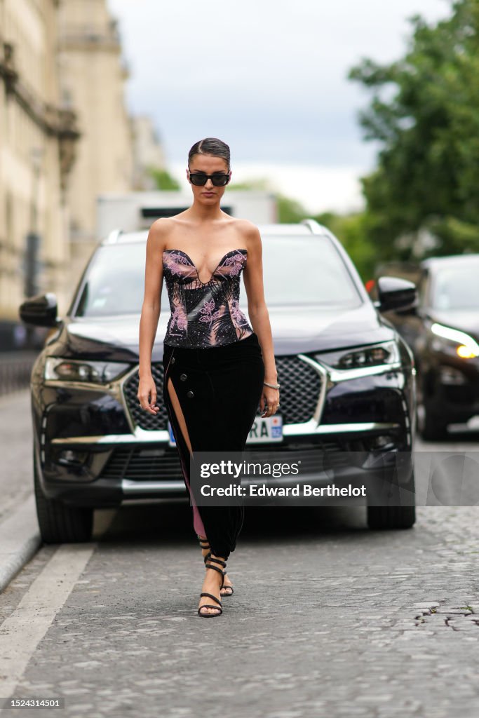 Street Style - Paris Fashion Week - Haute Couture Fall/Winter 2023/2024 - Day Two