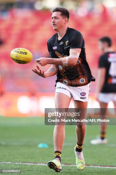 Fergus Greene of the Hawks warms up during the round 17 AFL match between Greater Western Sydney Giants and Hawthorn Hawks at GIANTS Stadium, on July...