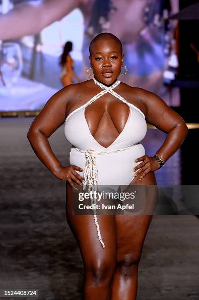Miami Swim Week 2023 - Sports Illustrated Swimsuit Show - Runway Miami Swim Week 2023 - Sports Illustrated Swimsuit Show - Runway