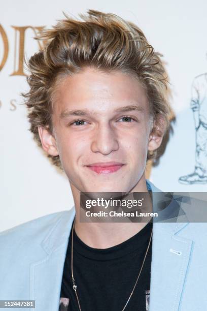 Jacque Rae Cody Simpson Lauren Simpson Photos and Premium High Res Pictures - Getty Images