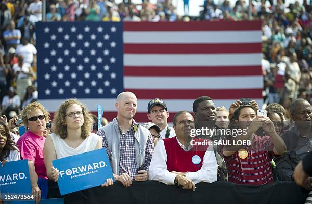 Obama Rally Stadium 120 G Richard Pfitzner Stadium Stock Photos, High-Res Pictures, and ...