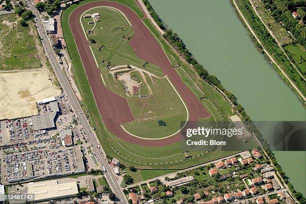Lyre Racing Track Horse Race Track Aerial Photos and Premium High Res Pictures - Getty Images