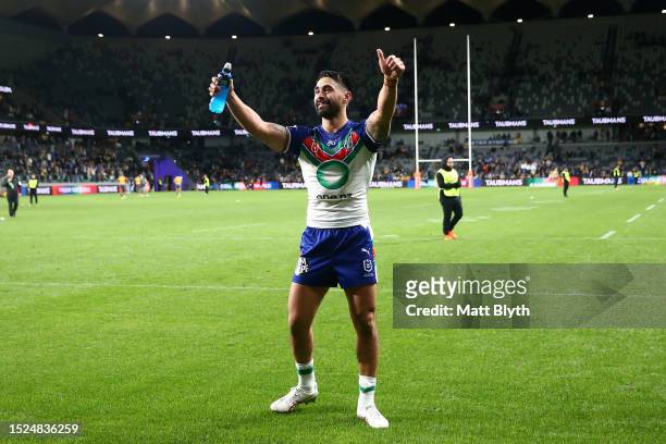Shaun Johnson of the Warriors thanks the crowd after winning the round 19 NRL match between Parramatta Eels and New Zealand Warriors at CommBank...