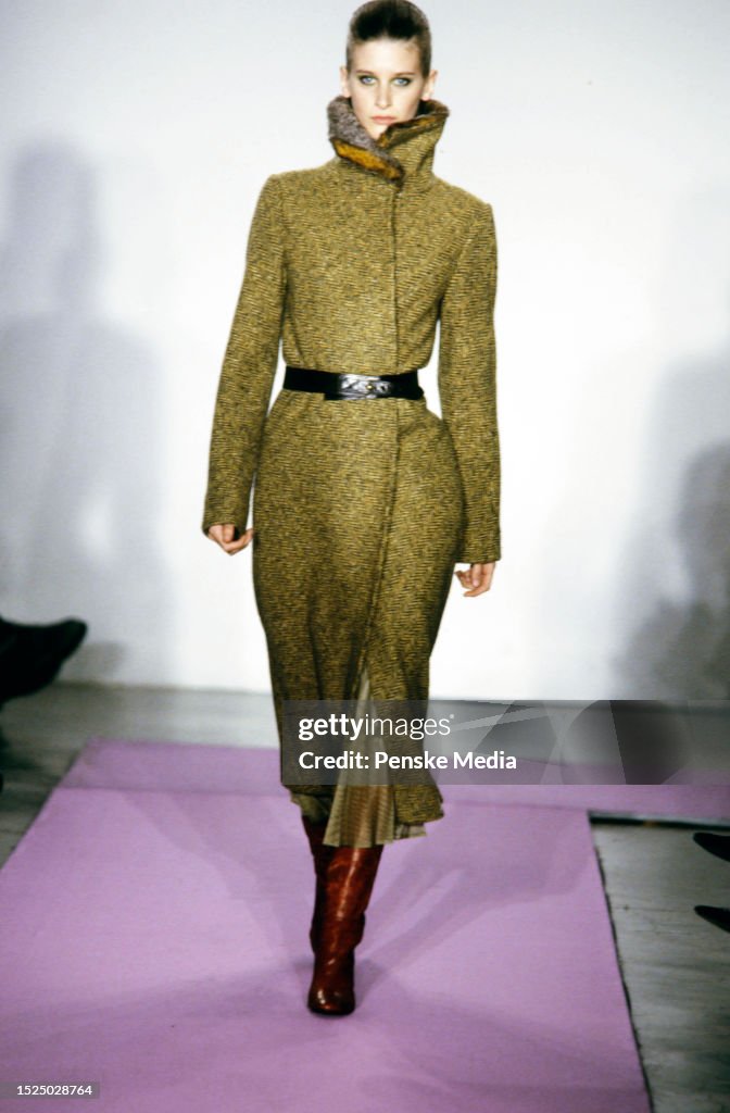 Fall 2000 Ready-to-Wear Fashion shows