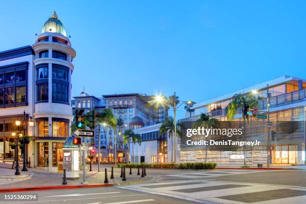 rodeo drive in beverly hills - rodeo drive stock-fotos und bilder