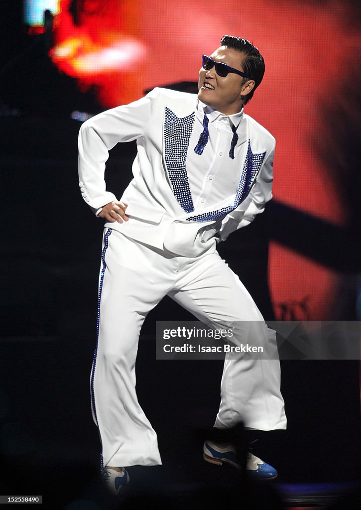 2012 iHeartRadio Music Festival - Day 1 - Show