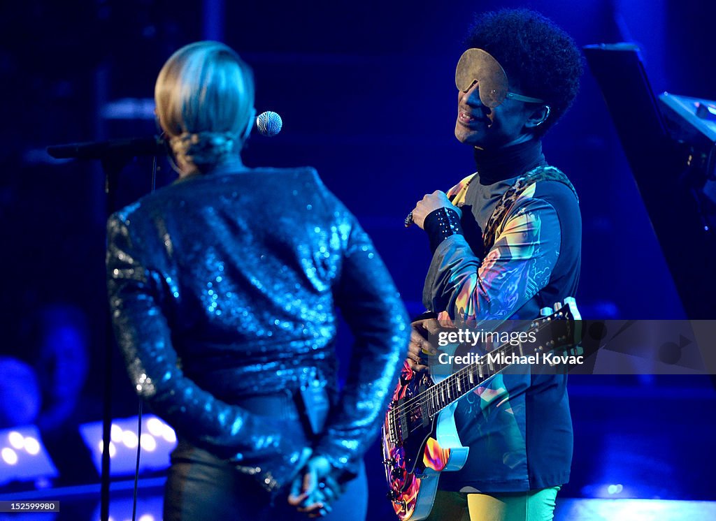 2012 iHeartRadio Music Festival - Day 2 - Show