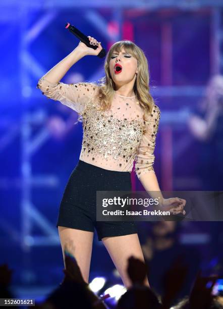 Singer Taylor Swift performs onstage during the 2012 iHeartRadio Music Festival at the MGM Grand Garden Arena on September 22, 2012 in Las Vegas,...