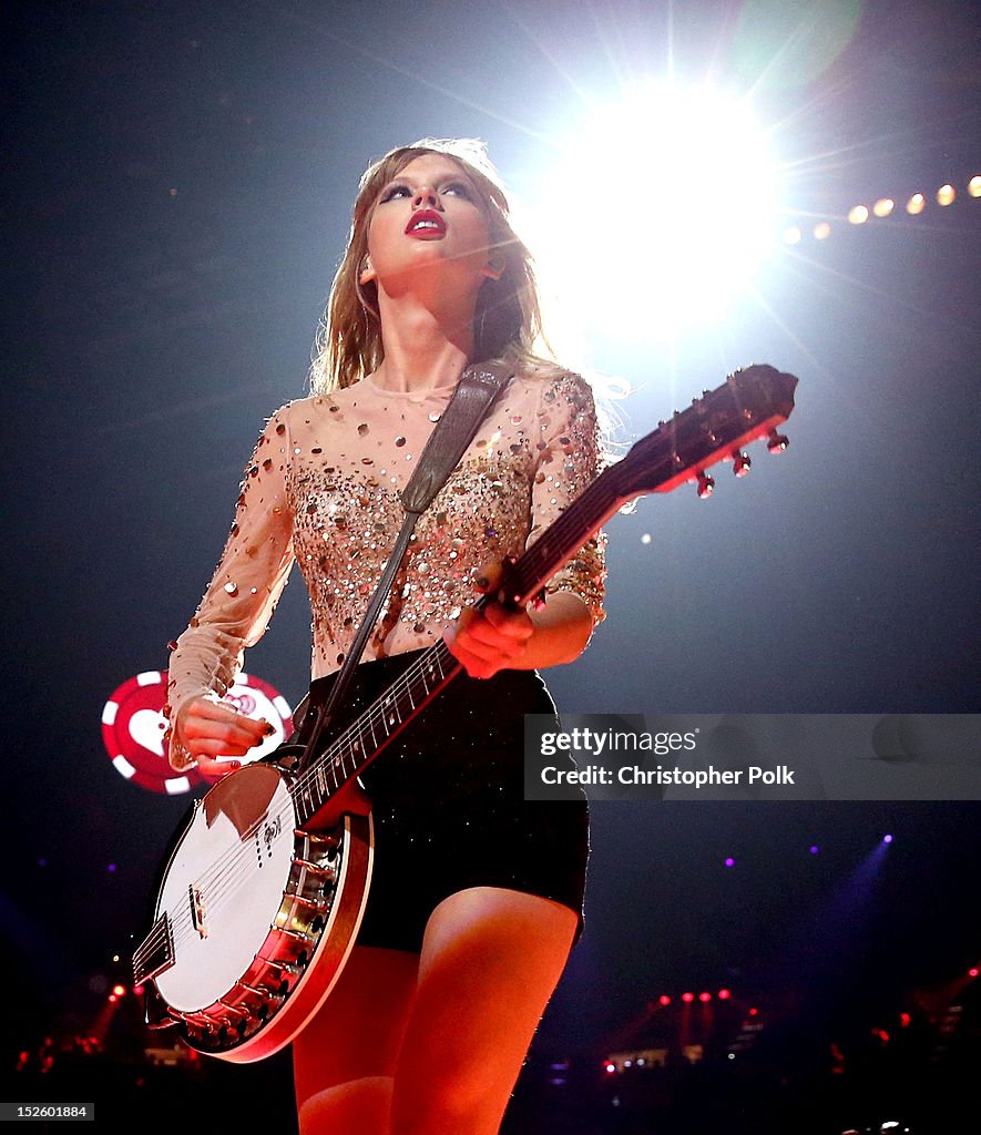 2012 iHeartRadio Music Festival - Day 2 - Show