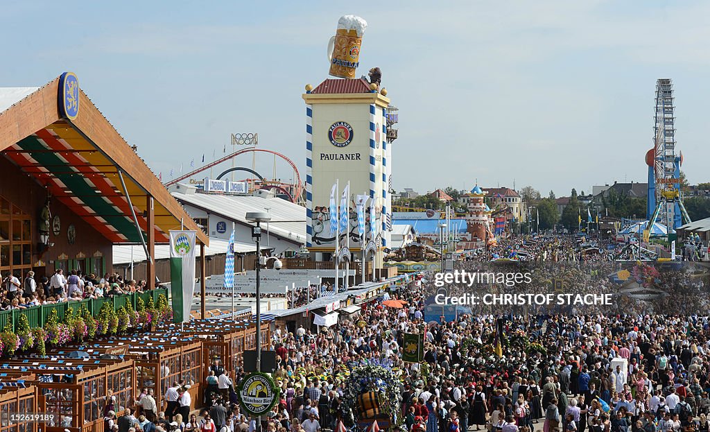 GERMANY-MUNICH-FESTIVAL-DRINK-LIFESTYLE-BEER-OKTOBERFEST