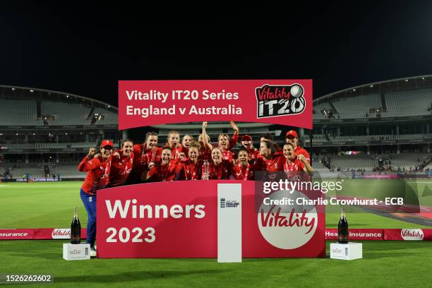 The England team celebrate after winning the iT20 Series against Australia during the Women's Ashes 3rd Vitality IT20 match between England and...