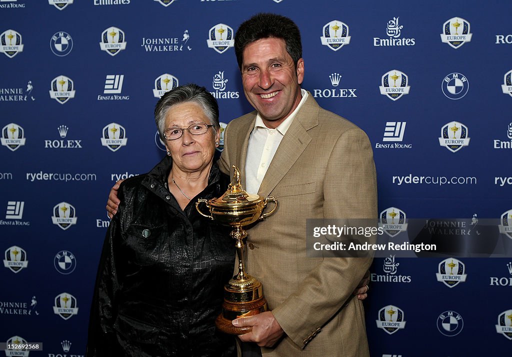 Team Captain Jose Maria Olazabal and his mother Julia pose with the