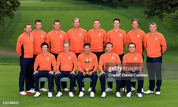 The European Team, back row L-R: Sergio Garcia, Martin Kaymer, Lee Westwood, Peter Hanson, Ian Poulter, Justin Rose, Nicolas Colsaerts, Paul Lawrie,...