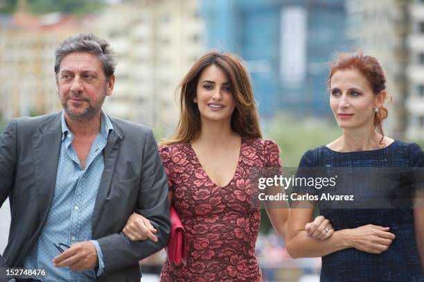 Director Sergio Castellitto, Spanish actress Penelope Cruz and Margaret Mazzantini attend the "Venuto al Mondo" photocall at the Kursaal Palace...