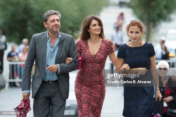 Director Sergio Castellitto, Spanish actress Penelope Cruz and Margaret Mazzantini attend the "Venuto al Mondo" photocall at the Kursaal Palace...