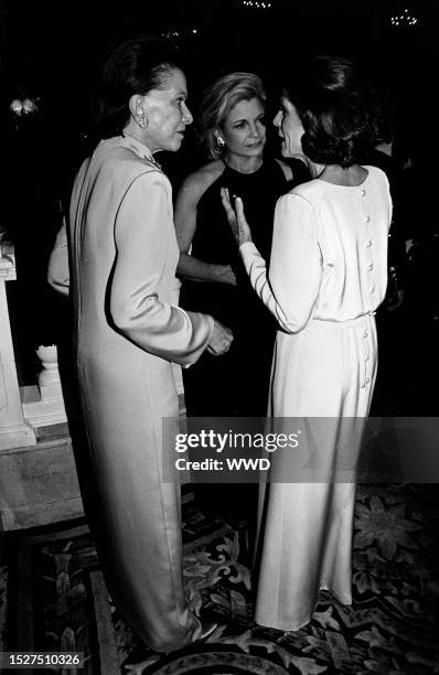 Wnet New York City Photos and Premium High Res Pictures - Getty Images