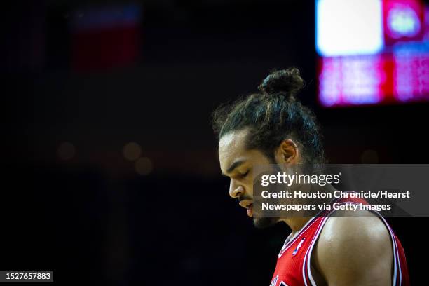 Chicago Bulls center Joakim Noah can't help but to show his disappointment when Houston Rockets power forward Terrence Jones scores two points near...