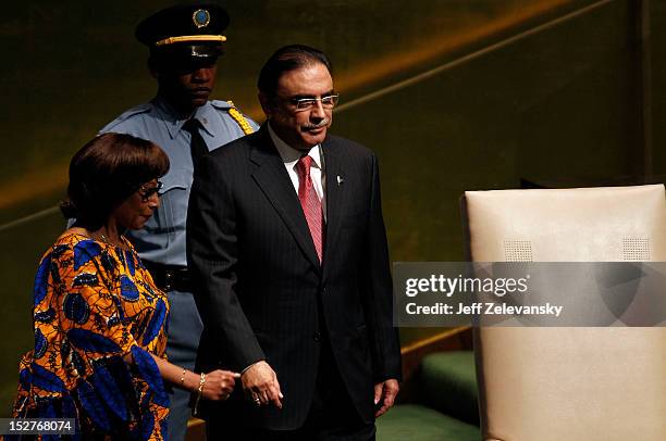 Asif Ali Zardari, President of the Islamic Republic of Pakistan, prepares to address the 67th UN General Assembly meeting on September 25, 2012 in...