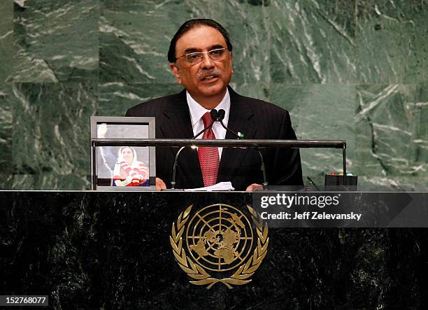 Asif Ali Zardari, President of the Islamic Republic of Pakistan, addresses the 67th UN General Assembly meeting on September 25, 2012 in New York...