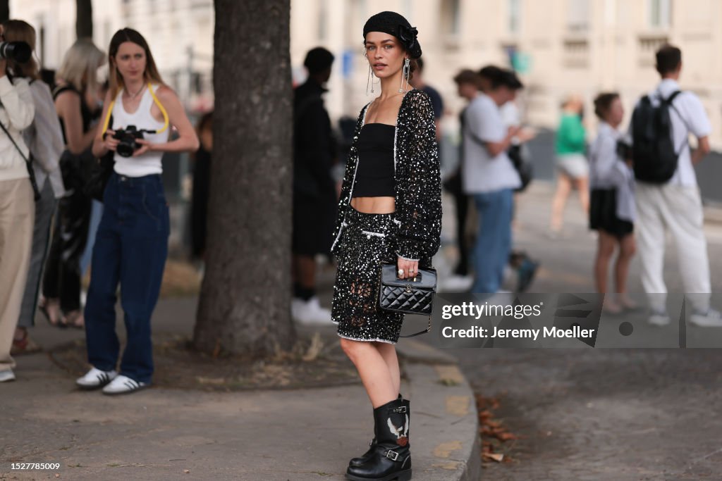 Street Style - Paris Fashion Week - Haute Couture Fall/Winter 2023/2024 - Day Two