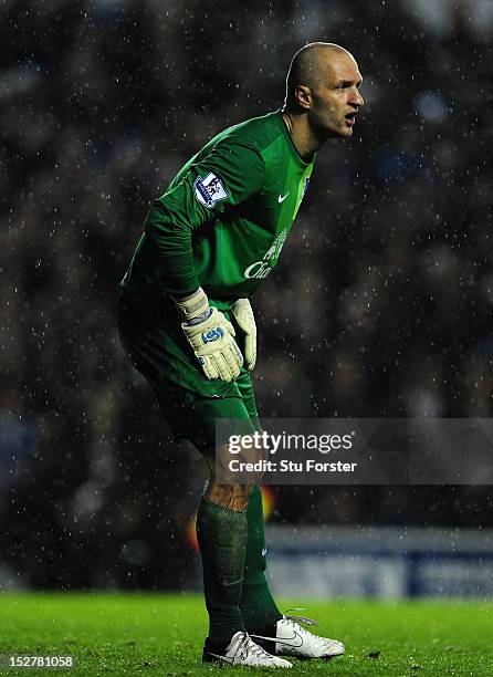 Everton keeper Jan Mucha in action during the Capital One Cup Third Round match between Leeds United and Everton at Elland Road on September 25, 2012...