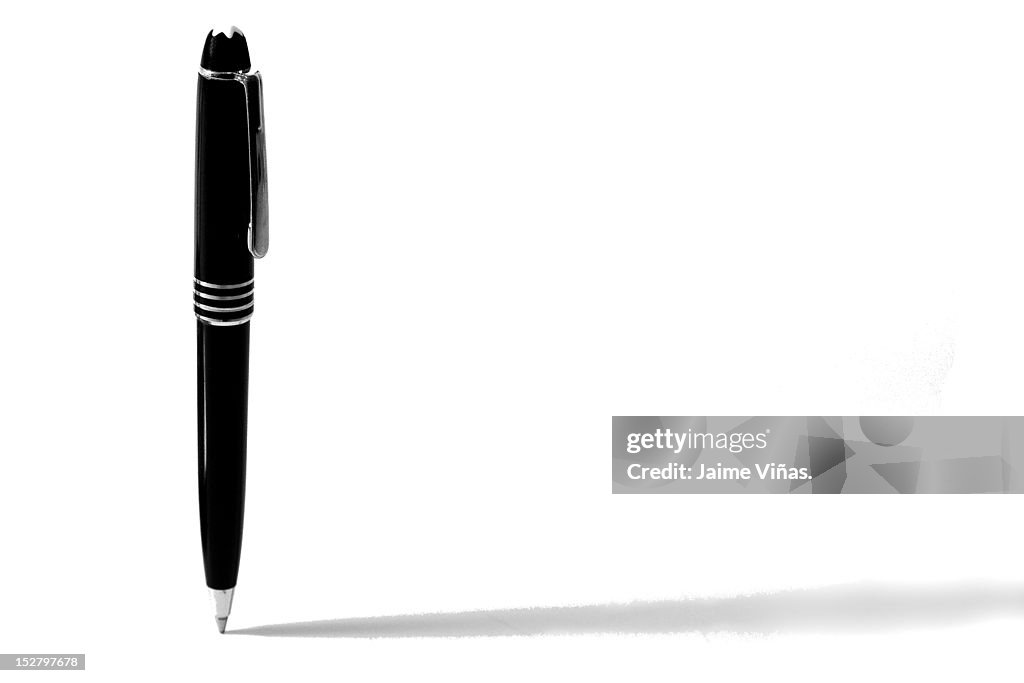 Pen standing without any balance