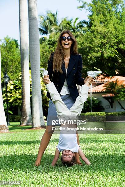 Model Elsa Benitez poses at a fashion shoot for Easy Living on November 5, 2007 in Miami, Florida. PUBLISHED IMAGE.
