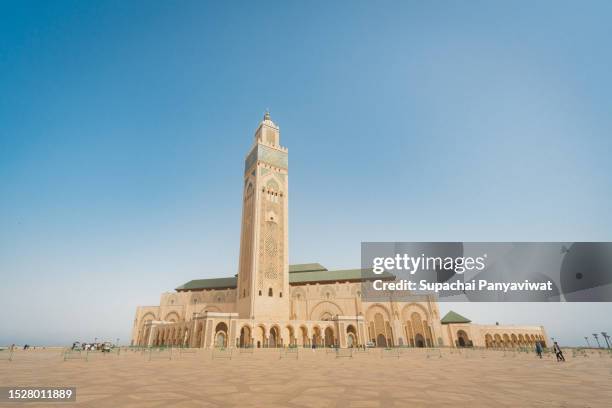 hassan ii mosque largest mosque in africa and the 3rd largest in the world ,casablanca, morocco - casablanca photos et images de collection