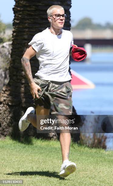 Justin Bieber goes for a walk on March 6, 2017 in Perth, Australia.
