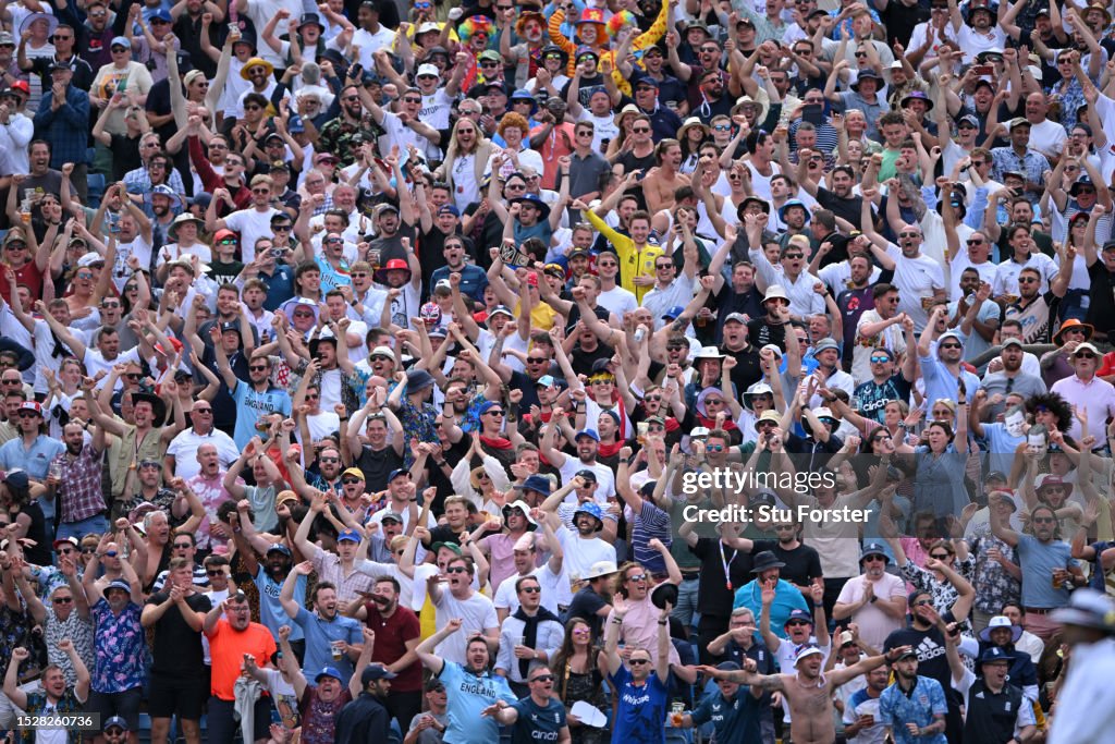 England v Australia - LV= Insurance Ashes 3rd Test Match: Day Four