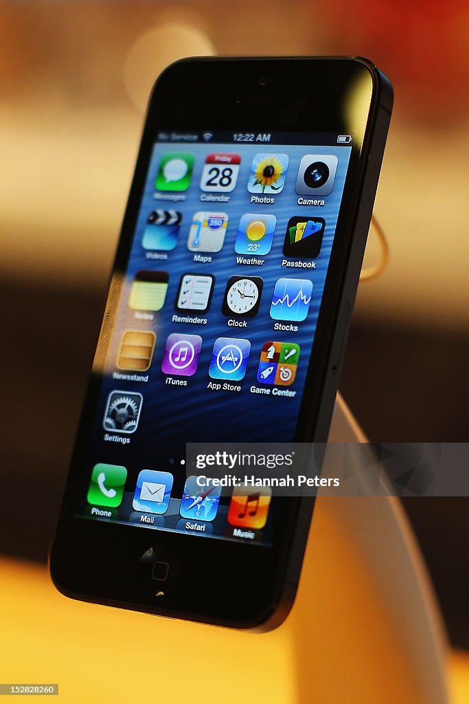 Jonah Lomu Attends iPhone 5 Telecom Launch