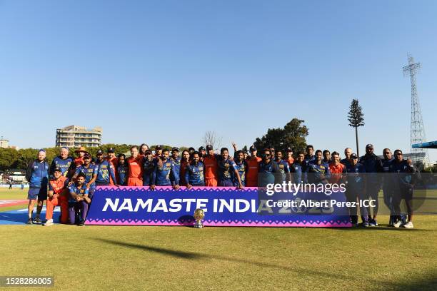 Players of Sri Lanka and Netherlands pose for a photo with the ICC Men´s Cricket World Cup Qualifier Trophy following the ICC Men´s Cricket World Cup...