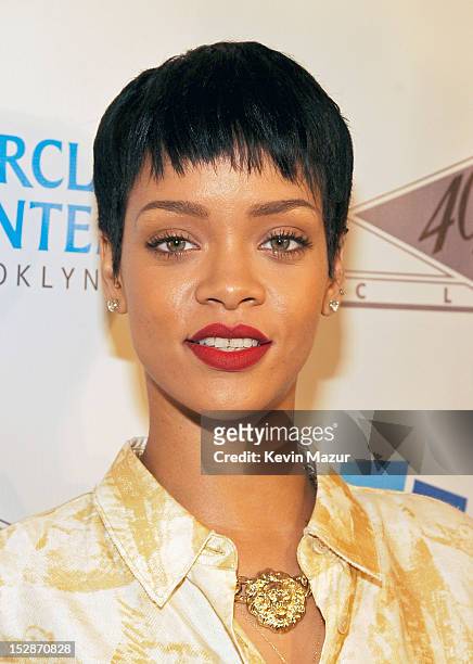 2,135 Rihanna Short Hairstyles Photos and Premium High Res Pictures - Getty  Images