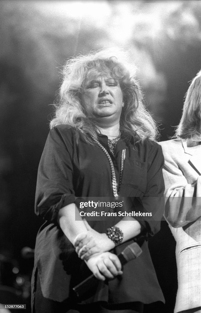 Alla Pugacheva