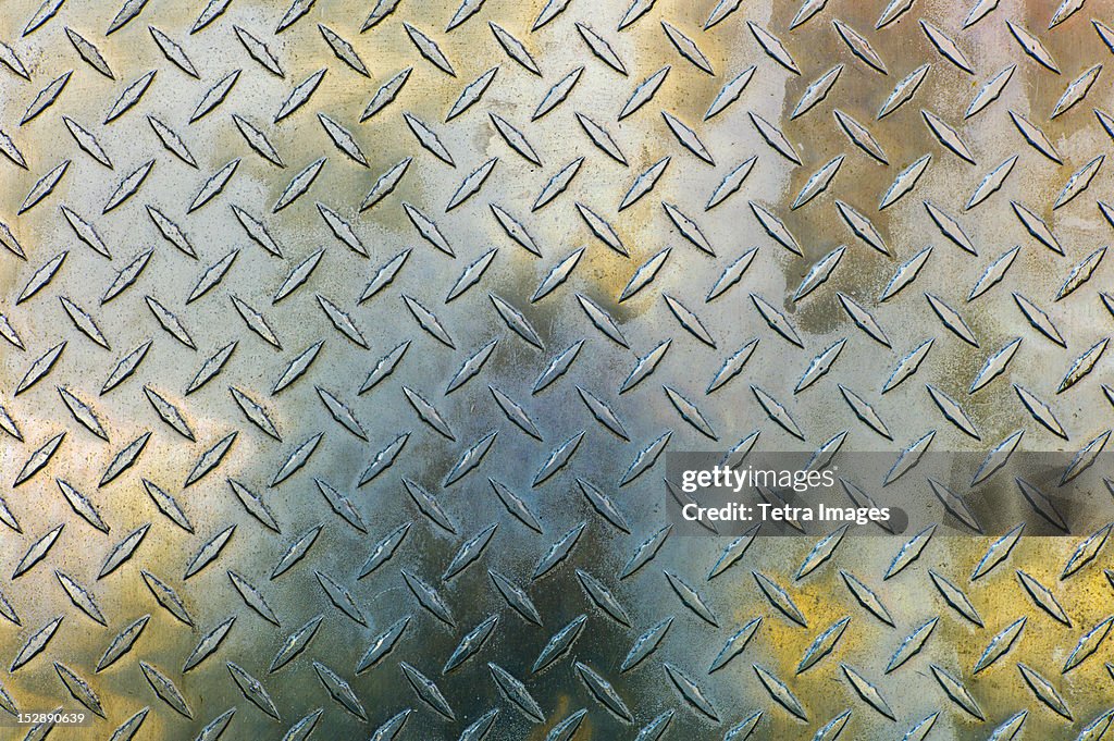 Metal pattern