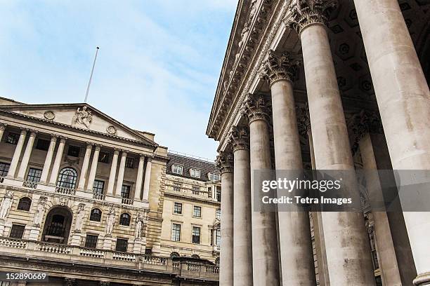 uk, london, bank of england and royal exchange - bank of england stockfoto's en -beelden