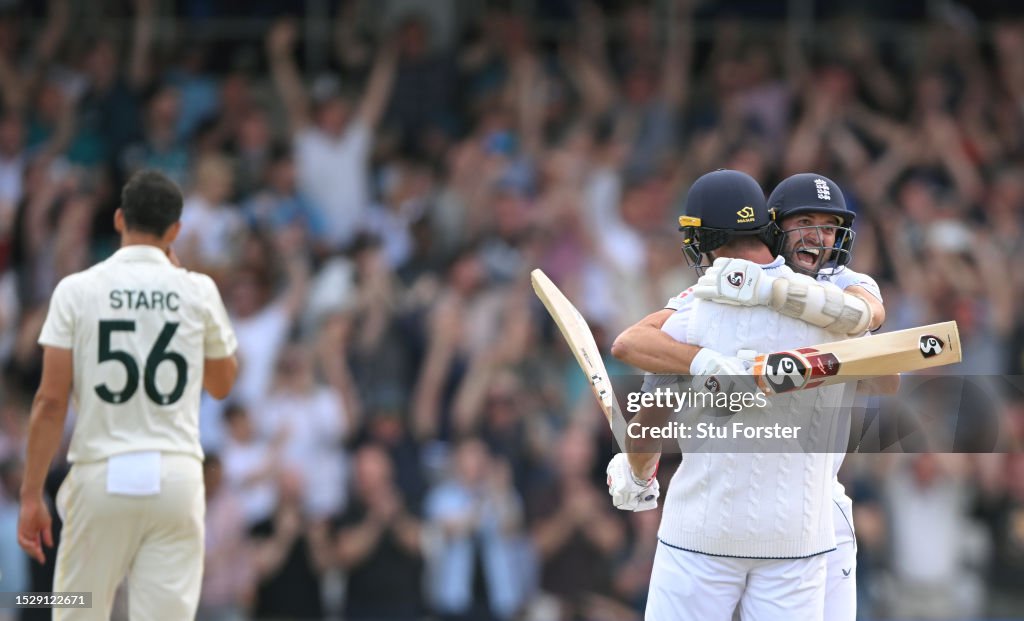 England v Australia - LV= Insurance Ashes 3rd Test Match: Day Four