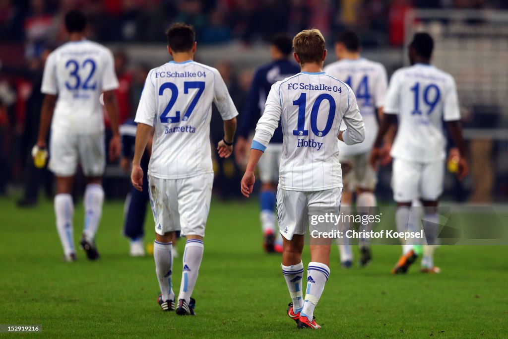 Fortuna Duesseldorf 1895 v FC Schalke 04 - Bundesliga